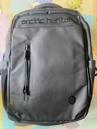 全新 Arctic Hunter  黑色背囊背包電腦袋 🧳🧳  返工 上班 出trip 旅行 放電腦首選✈️✈️  多格 防水料👍👍  手工精緻   Brand new Backpack comput