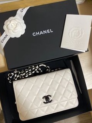 全新 Chanel Trendy cc 白色黑扣 woc