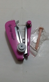 迷你手提縫紉機 hand-held sewing machine