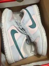 Nike Dunk Low 淺藍色粉