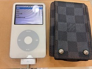 Apple iPod 30g 和 Louis Vuitton Case .Classic video can use the case