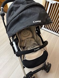 Combi嬰兒車