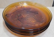 早期琥珀色玻璃盤 鯉魚盤 金魚盤 龍蝦盤- 直徑 22.5 公分-4 盤合售