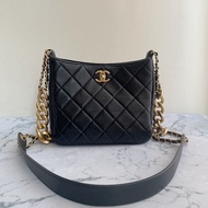 Chanel 黑菱格HOBO BAG