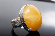 天然地壳黄色琥珀大戒指  黄色琥珀戒指 纯银戒指
