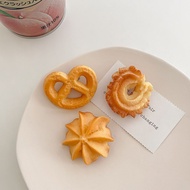 Cookie clips Biscuit clips Children's clip-on/s Girls' clip-on/s Clip-on/s