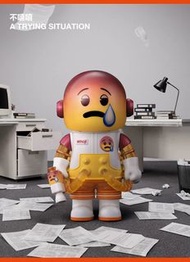 Popmart MEGA SPACE MOLLY 100% × emoji™ 系列盲盒-不嘻嘻