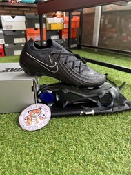 Nike Black Pack Phantom GX2 Elite FG และ AG-Pro