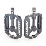 Ready Stock Fast Shipping = GIANT GIANT Mountain Bike Pedal Lightweight Aluminum Alloy Bearing Road Bike Pedal Accessories