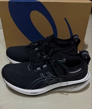 Asics 跑鞋