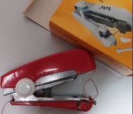 【平清閒置】手動針線縫紉機 (手動衣車仔) [Clearance] Portable Manual Sewing Machine (Handheld Stitcher)