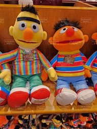 日本 芝麻街公仔 日本  Bert and Ernie 日本Bert and Ernie 日本芝麻街  USJ 芝麻街代購 日本環球影城代購 Elmo moppy 日本環球影城  日本代購 Bert 