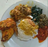 Nasi padang ayam bakar / ayam goreng