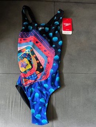 Speedo 泳衣