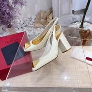 Sandals, rivet elements luxury gorgeous! The latest gold large rivet elements full of advanced sense