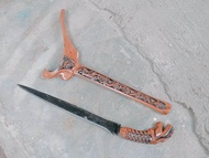 pisau hitaman gagang naga ukiran bunga