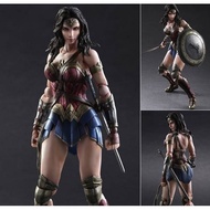 PLAY ARTS KAI Wonder Woman JUSTICE LEAGUE - ORIGINAL GAL GADOT