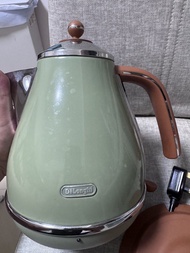 DeLonghi 復古風電熱水壺