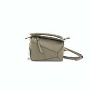 LOEWE 灰色 puzzle 新款 mini 肩背包