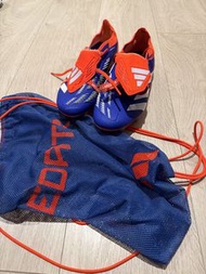 Adidas Predator 足球鞋
