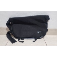 Preloved second hand Peeps sling bag