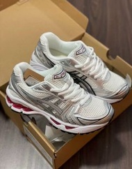 全新現貨Asics Gel-Kayano 14 舒適 織物合成革 低幫跑步鞋 男女同款 銀白紅