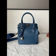 Hermes toolbox 20
牛奶盒子20
瑪瑙藍内拼珍珠灰銀扣
ec皮