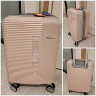 溫馨粉20吋 Traveler's Choice 行李箱 可登機 可廣展|20 Inches Sweet Pink Traveler's Choice Luggage, Extendable [拉杆箱
