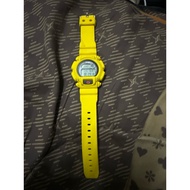 dw8800 vintage yellow watch