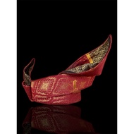 Tanjak warisan Semangat Bugis songket dan batik cotton