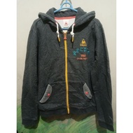 Houdie zipper le coq sportif, size S can be used for teenagers