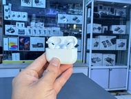 AirPods Pro 2代 C頭版本 原裝產品同事會教這麼分別真假產品香港港行完美靚機靚電池鋪頭開單保障全原裝正品可以放心使用放心購買可以放心使用無維修過無任何暗毛病有店開單寫明保6個月加15日質量