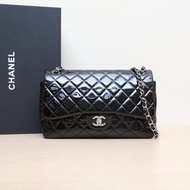 CHANEL CF口蓋包JUMBO30黑色漆皮18開銀扣肩背包