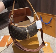 2️⃣星期到貨‼️LV looping 月亮腋下包