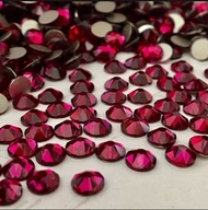 สวารอฟสกี้ 100 % พลอยก้นแบน  Swarovski 2088 Xilion rose Ruby (501) foiled 228pcs SS34 (7.07-7.27mm)