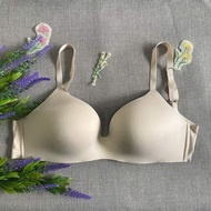 Second-Hand Bra Brand-UNIQLO-Size-D E F32/70 No Underwire