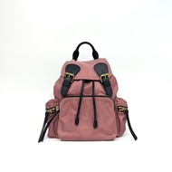Burberry豆沙粉The Rucksack 中號撞色拼接尼龍後背包