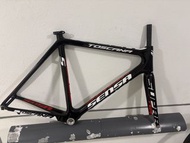 碳纤维公路车架