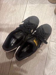 Adidas Superstar 黑色運動鞋