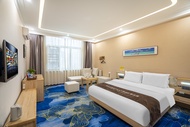 Qujing Time Lives Hotel