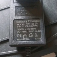 Dijual adapter bor batrai 32vol UCHIHA mesin charger ces cas ori Murah