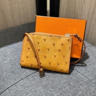 HERMES 駱色駝色鴕鳥皮L型拉鍊零錢包 名片夾 包包掛飾