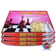 The Chess Set Of Vinh Phat Black And White Chess Pieces Comes With The Current Chess Board