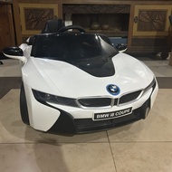 Preloved / second Mobil Aki anak BMW i8 coupe Warna putih