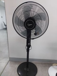 Midea 座地風扇