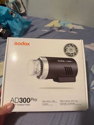 Godox AD300Pro 外置閃光燈 （行貨）