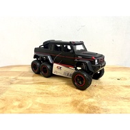 Mô hình xe Mercedes - Benz G63 AMG 6x6 _ Tỷ lệ 1:22