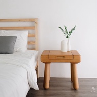 Maai Design Flint Stool เก้า อี้ที่เก็บของ /โต๊ะหัวเตียง