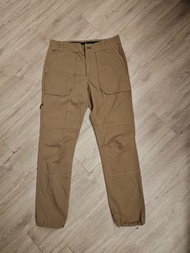 99.9%新Columbia 卡其色長褲