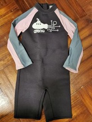 Arena 保暖泳衣size4
